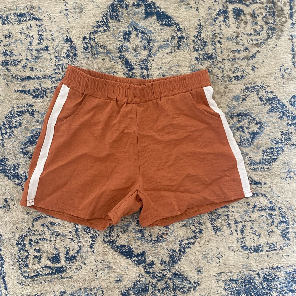 Active wear shorts